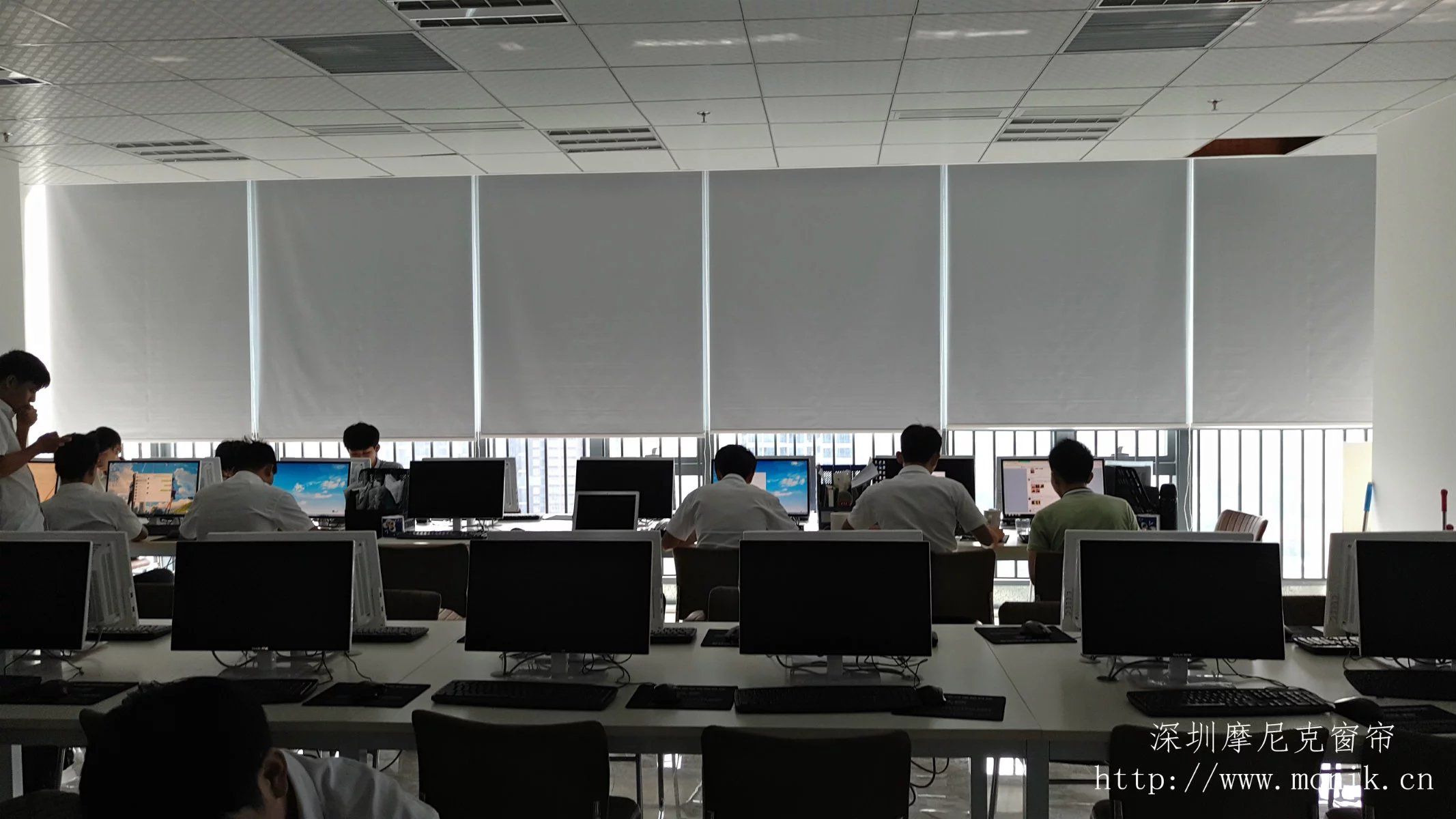 宝安西乡前进天虹办公室窗帘定做