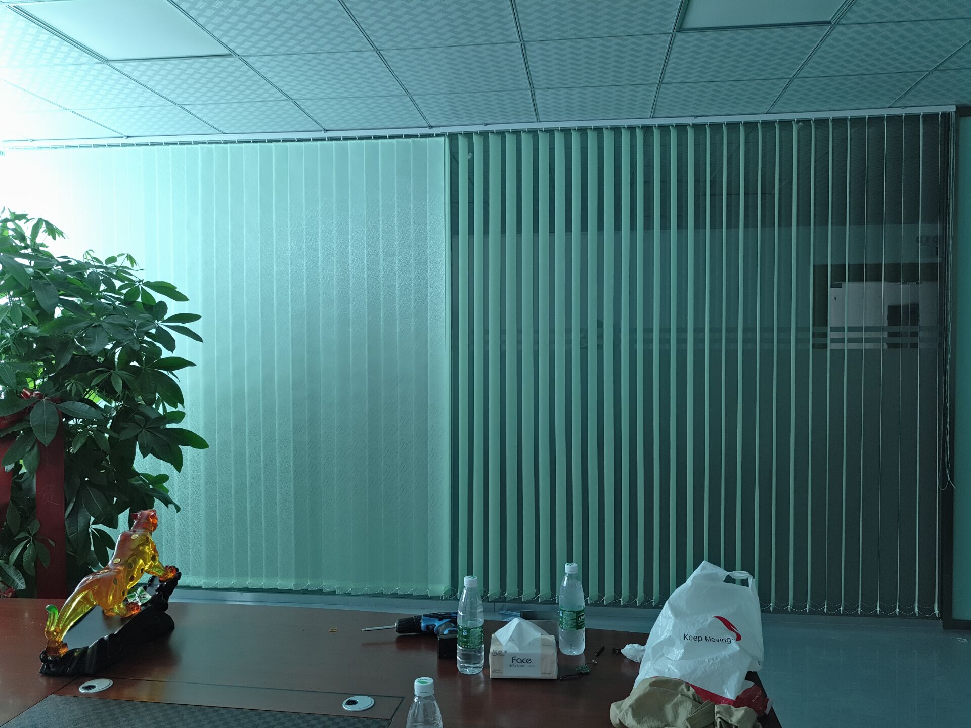 深圳办公室窗帘怎么选|办公室窗帘多少钱