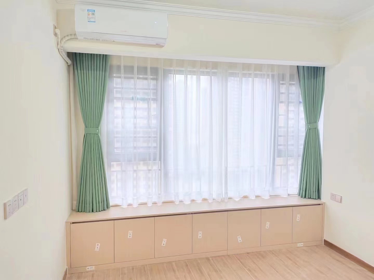 盐田沙头角窗帘定做蓝郡广场遮光窗帘安装