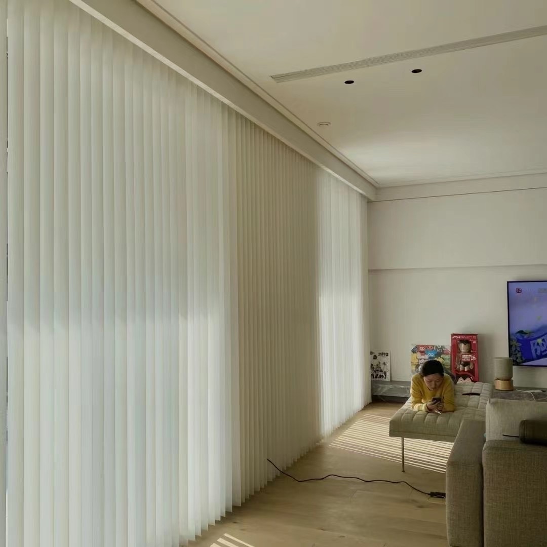 光明大街窗帘定做_新地中央花园家居遮光窗帘安装