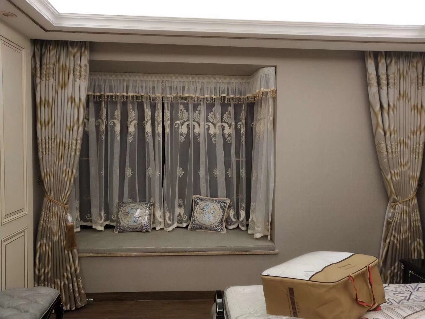 龙岗横岗遮光窗帘定做_家居布艺窗帘_百叶窗帘安装