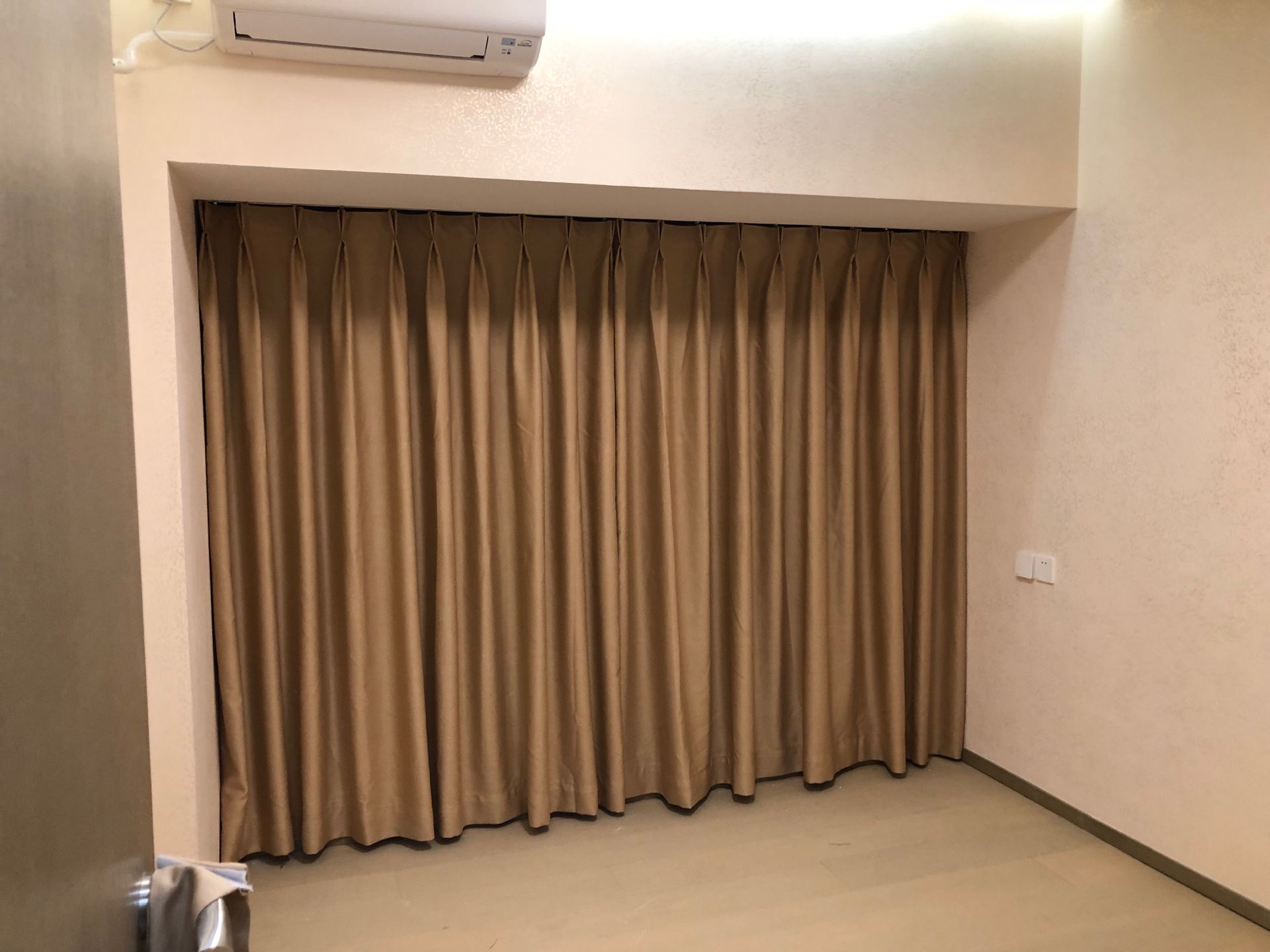 布吉信义假日名城窗帘店定做家居窗帘遮光窗帘